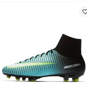SOLD ON MARKETPLACE// Teal Nike Mecurial Victory 6 Soccer Cleats - Size 8.5